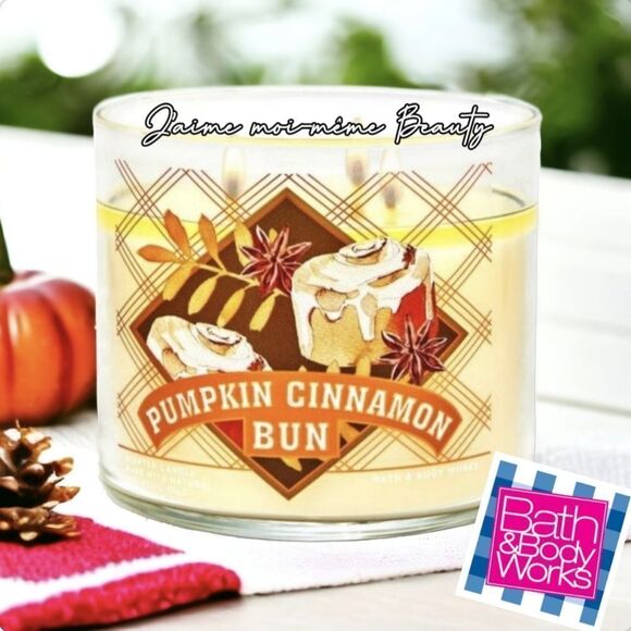 Bath & Body Works Pumpkin Cinnamon Bun Candle - Picture 1 of 5